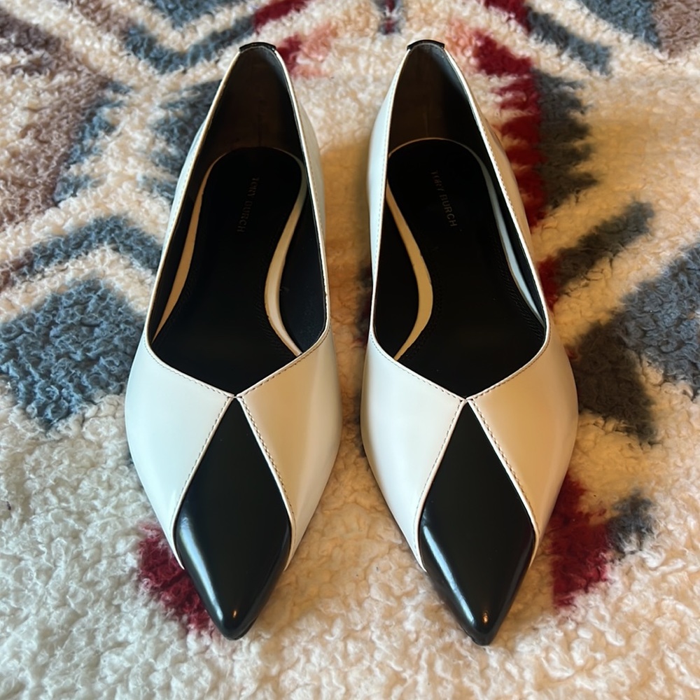 Tory Burch TRIANGLE POINTED FLAT size 8 NWT - Picture 3 of 8